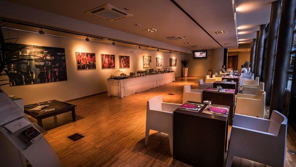 Dellearti Design Hotel Crémone Restaurant photo